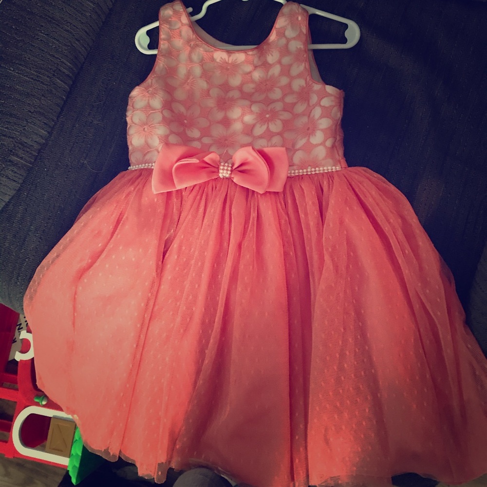 Girl’s dress
